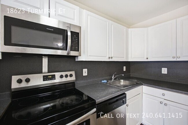 Building Photo - 18623 Turmeric Ct
