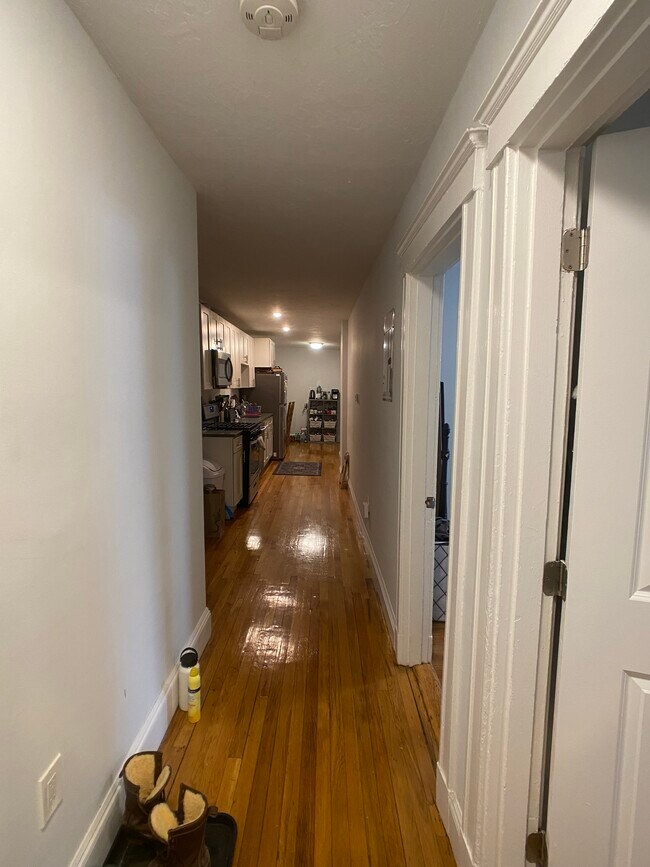 Building Photo - 76 Perkins St