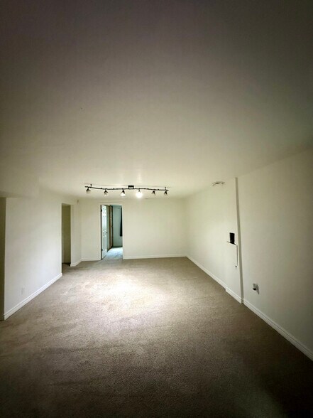 Building Photo - 12134 Mill Ridge Rd