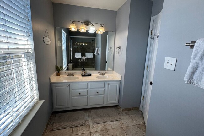 Building Photo - 9414 Grant Ave