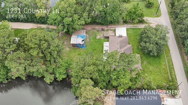 Building Photo - 1231 Country Ln