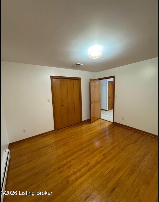 Building Photo - 4916 Oak Park Dr