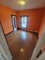 Building Photo - 107 Bassett St