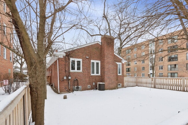 Building Photo - 2607 McDaniel Ave