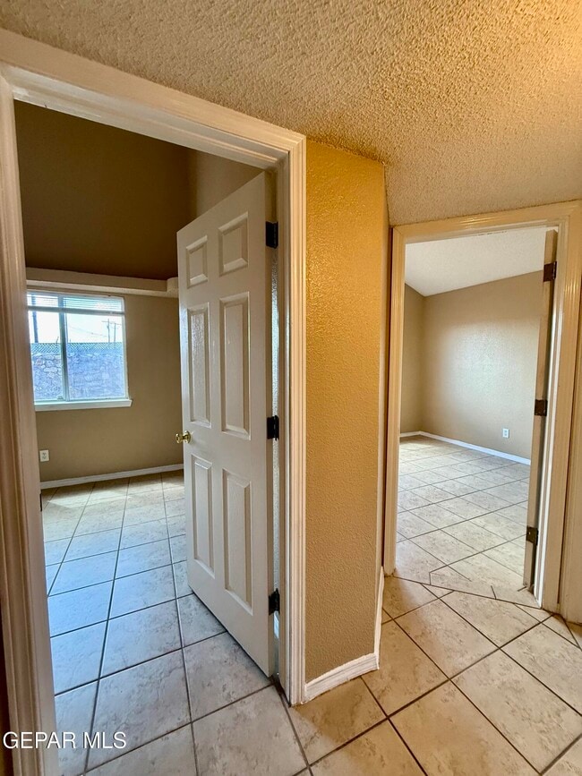 Building Photo - 3401 Tierra Zafiro Dr