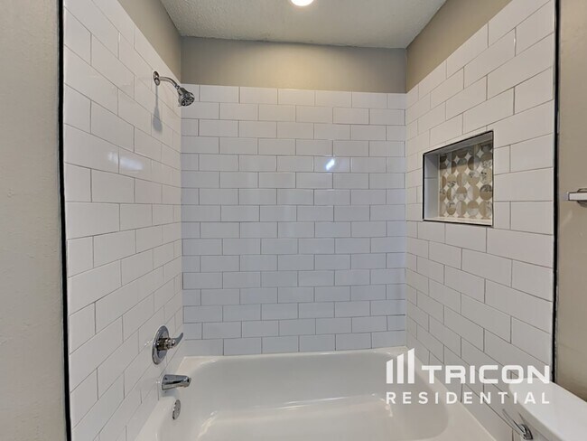 Building Photo - 6414 Willow Springs Dr