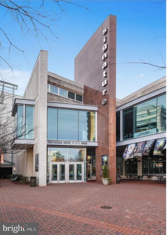 Building Photo - 2465 Army Navy Dr