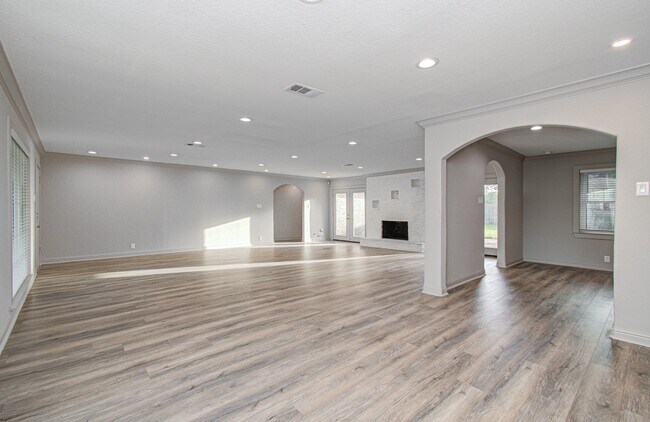 Building Photo - 1801 Benbow Wy