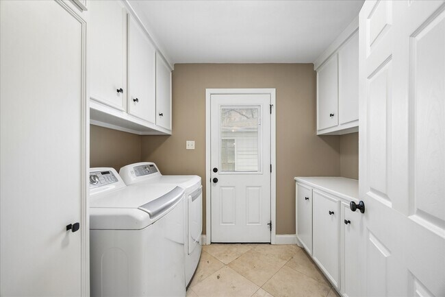 Building Photo - 12322 Nova Ct