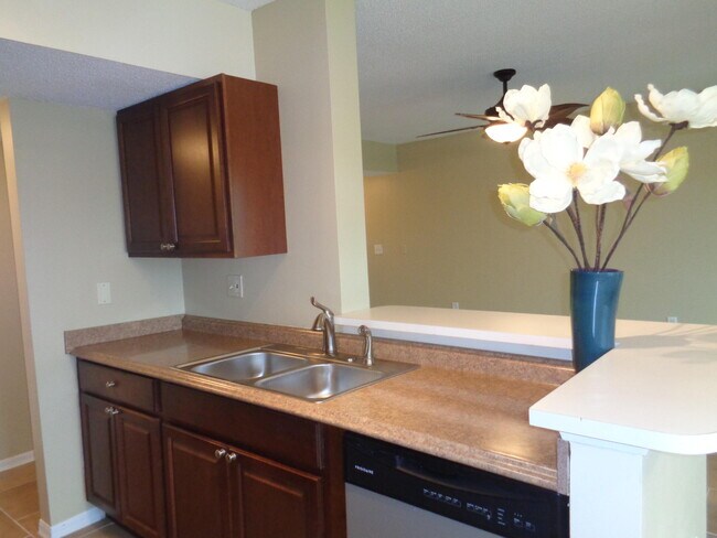 Building Photo - 1650 N 42ND Cir