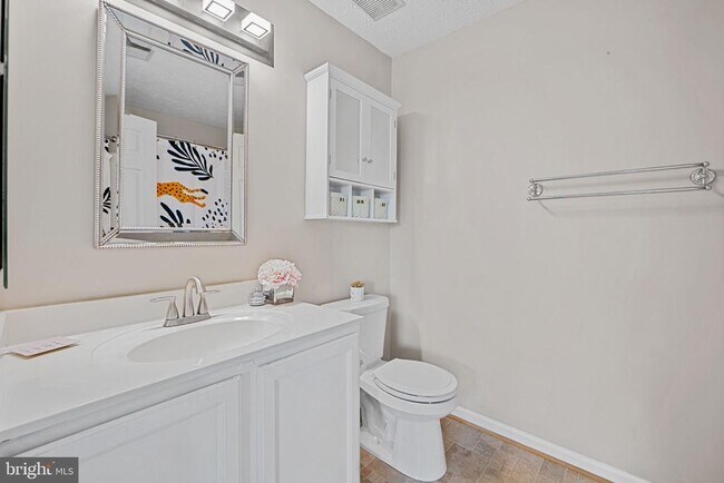 Building Photo - 699 Winding Stream Way