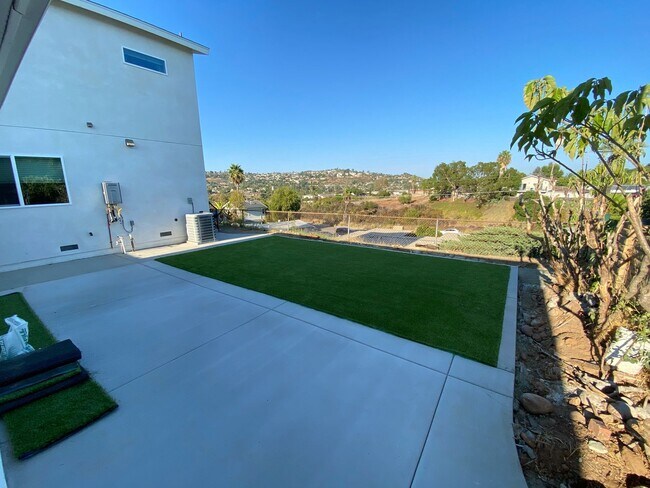 Building Photo - Newer Build, 4BD/2BA