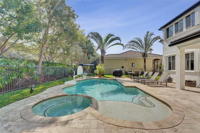 Building Photo - 1367 Camellia Cir