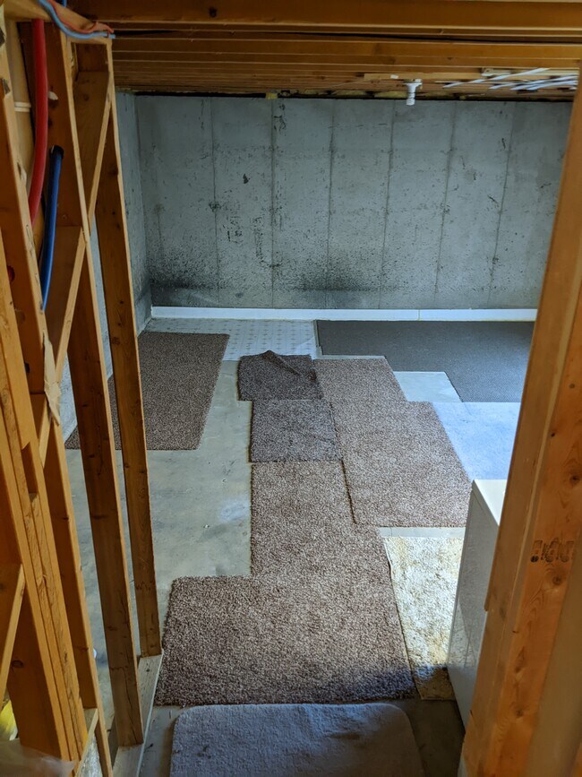 Building Photo - 387 E 3550 N