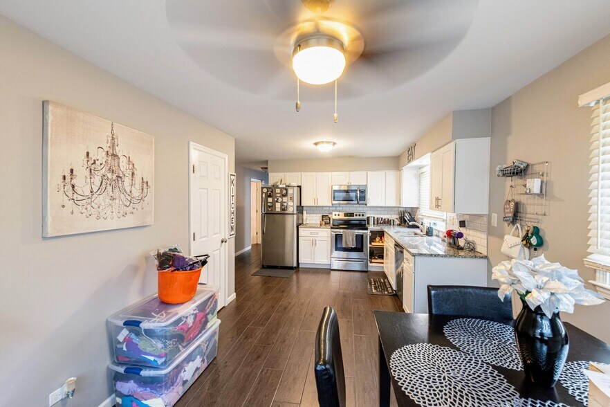 Building Photo - 4911 Spencer Ave