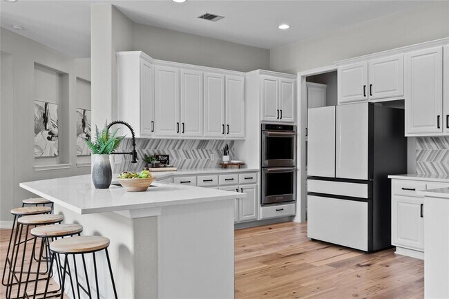 Building Photo - 1604 Tahoka Daisy Dr