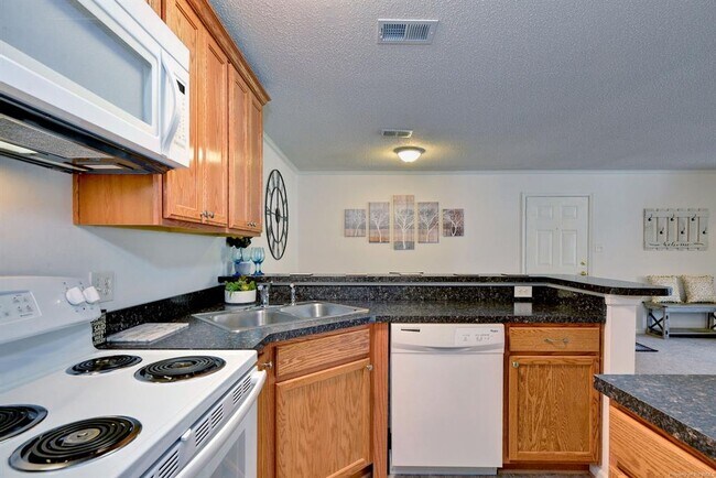 Building Photo - 109 Stratford Dr