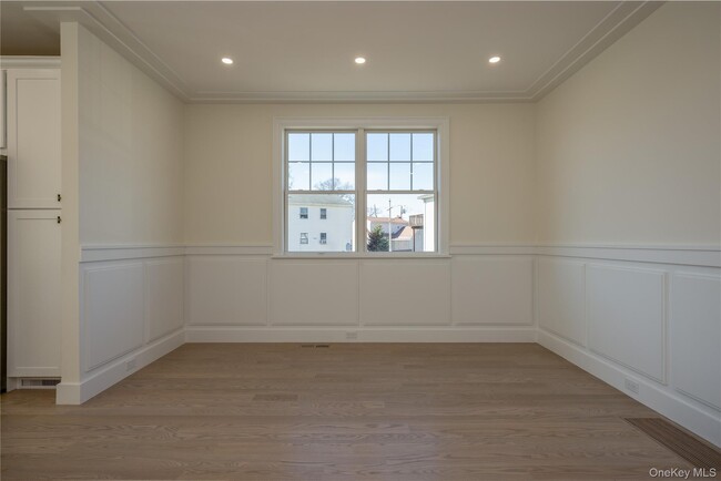 Building Photo - 7 Victoria Ln