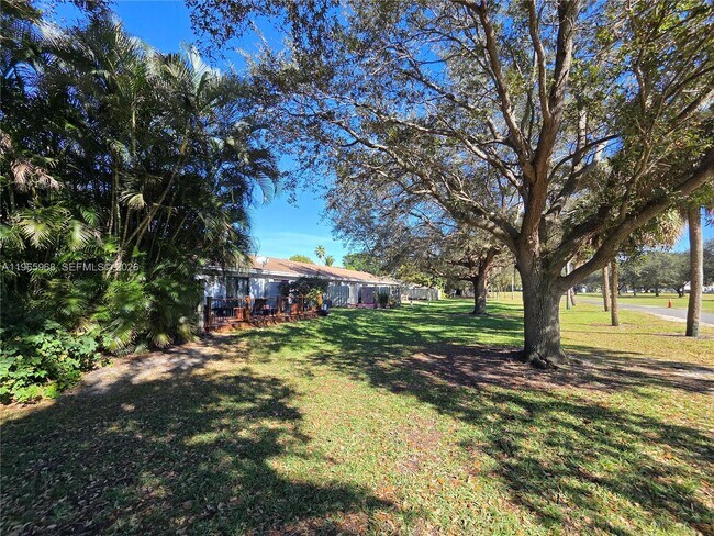 Building Photo - 8044 NW 41 Ct