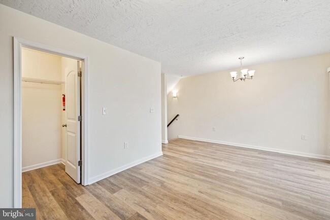 Building Photo - 118 Cadbury Dr