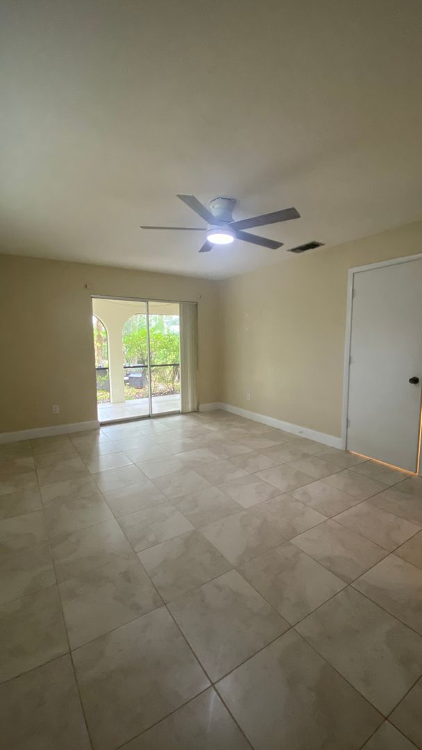 Building Photo - Private Siesta Key Retreat Minutes from World-Famous Beach