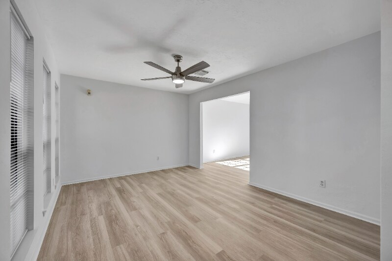 Building Photo - 1434 Chestnut Springs Ln