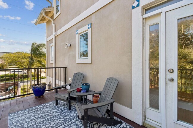 Building Photo - Steps to the Ocean! 3/3, 2198sq', Ocean View, Furnished