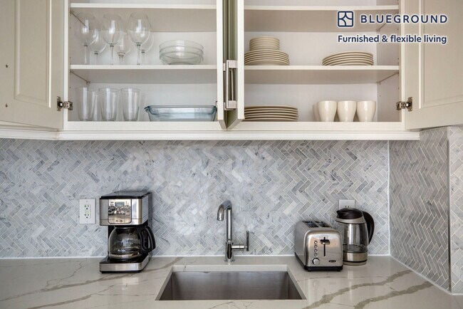 Building Photo - 160 E 88th St