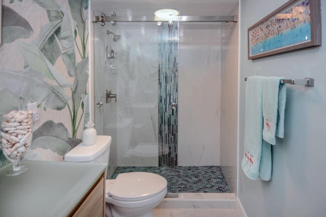 Building Photo - 5540 N Ocean Dr