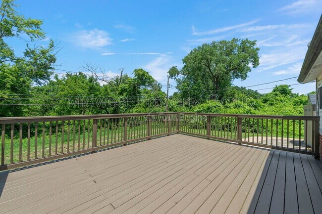 Building Photo - 2765 Chelsea Dr