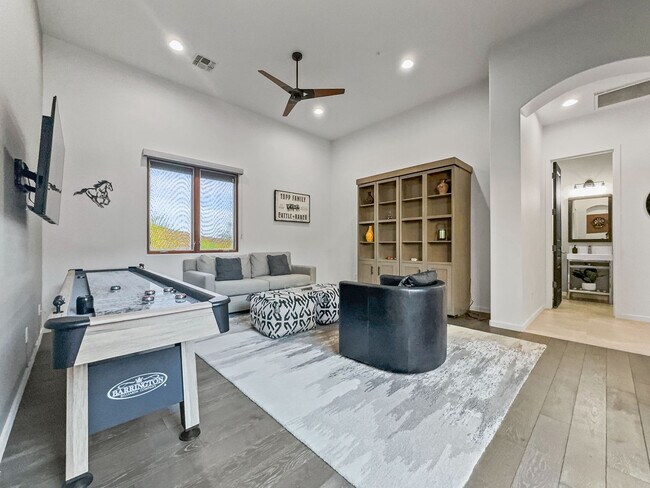 Building Photo - 14559 E Charter Oak Dr