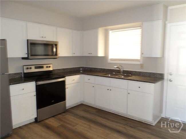 Building Photo - 2145 Louisiana Ave