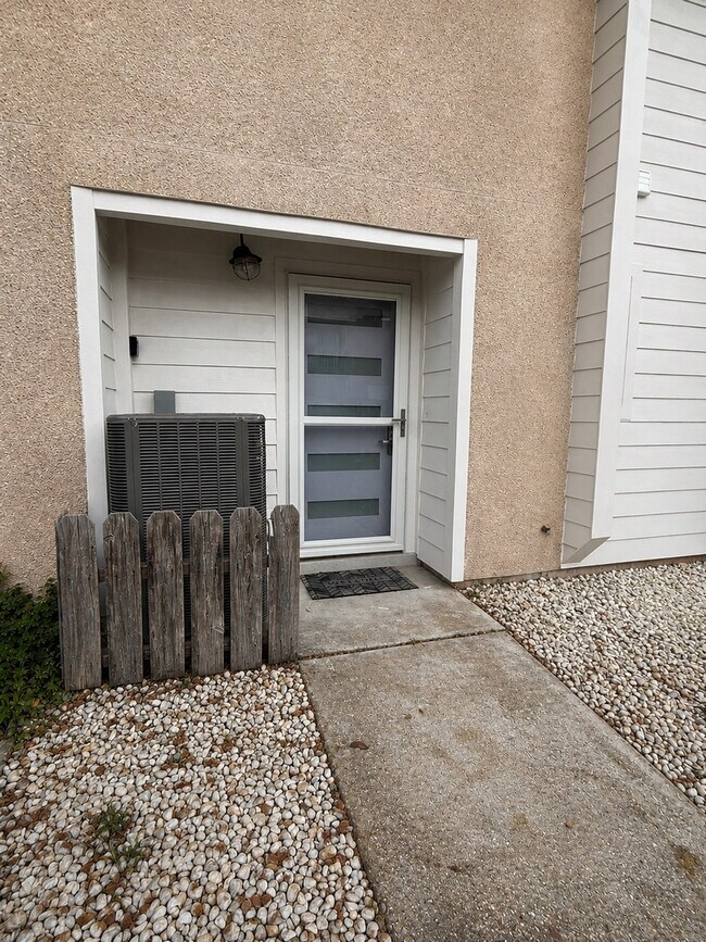 Building Photo - 928 Whelk Ct