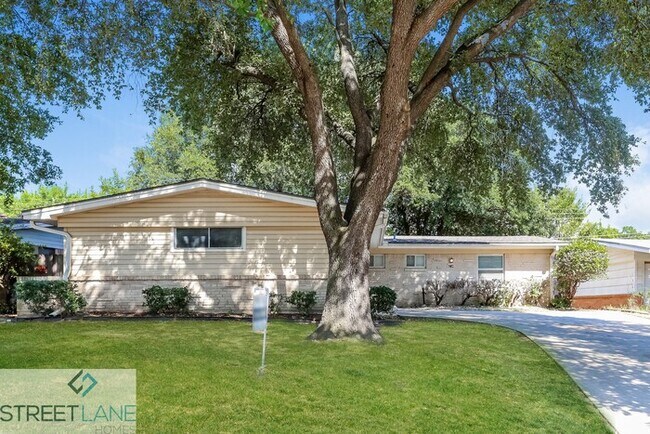 Primary Photo - Charming 3 Bedroom in Irving!
