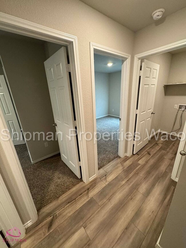 Building Photo - 7105 Canadian Dr