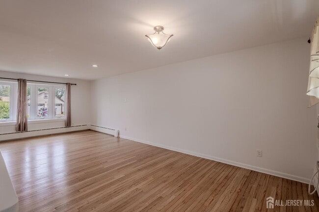Building Photo - 77 Irvington Ave