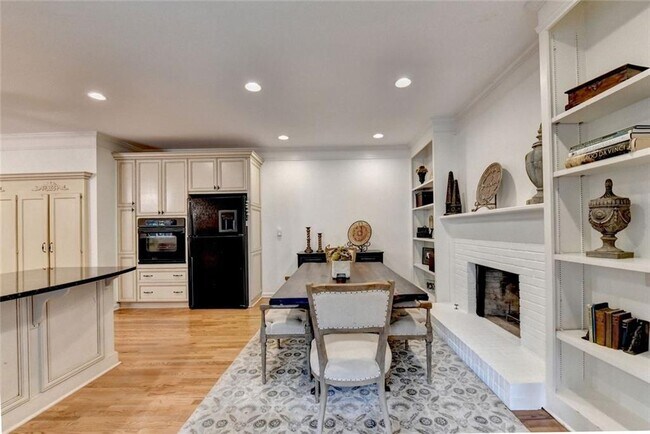 Building Photo - 2611 Briers N Dr