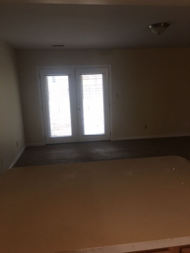 Building Photo - Mt Tabor Townhome Duplex         250520