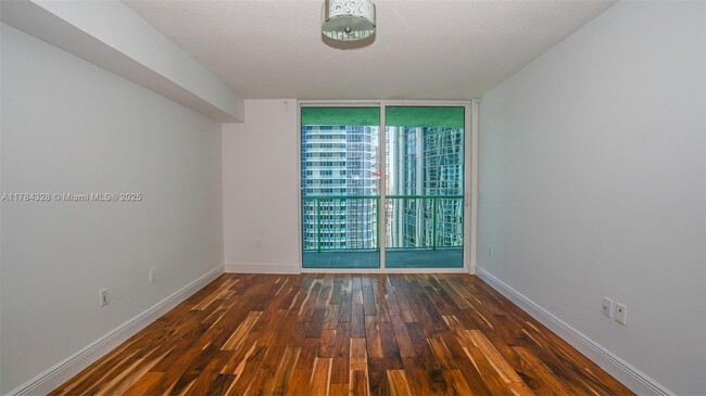 Building Photo - 1200 Brickell Bay Dr