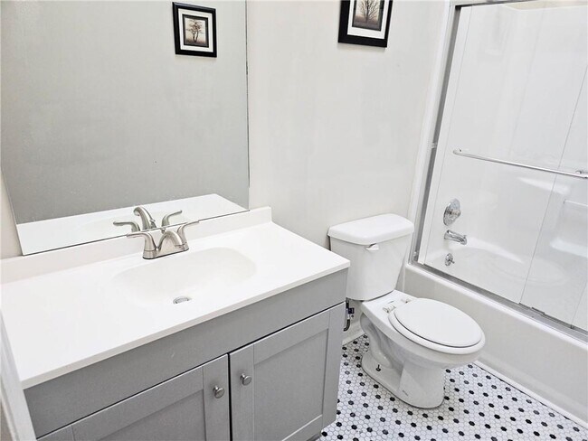 Building Photo - 2961 Hawk Ct SE