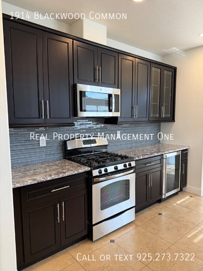 Building Photo - 1914 Blackwood Common