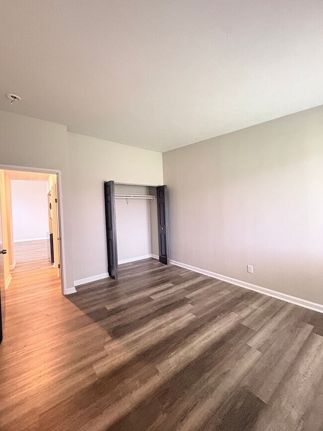 Building Photo - Experience Luxury Living at Bellagio Living I: Modern Apartments in Lawrence, Indiana