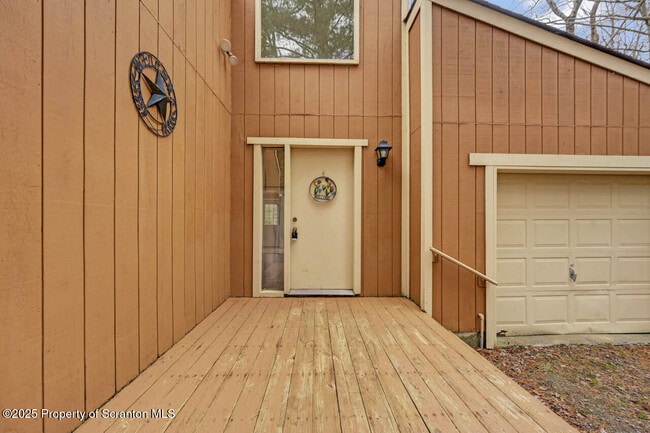 Building Photo - 300 Lake Rd