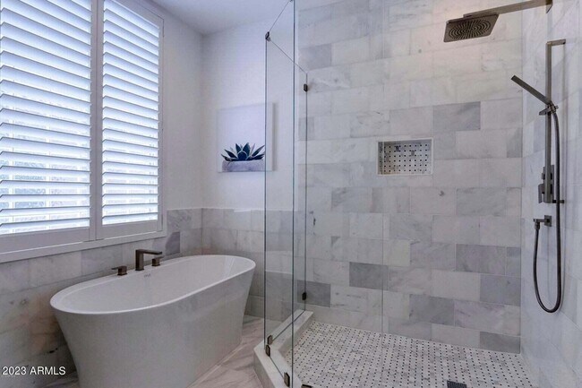 Building Photo - 7553 E Buteo Dr