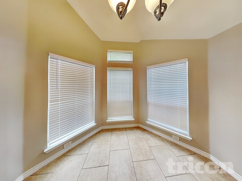 Building Photo - 5337 Warm Springs Trail