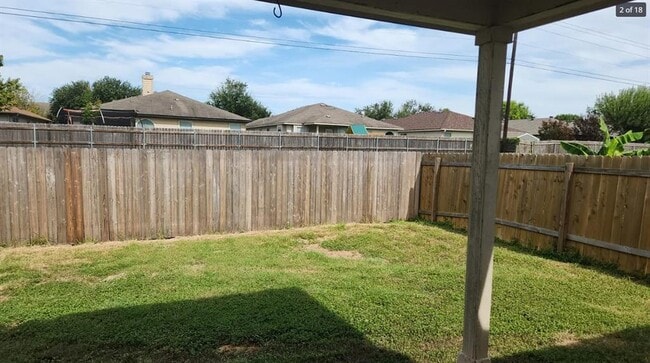 Building Photo - 213 Pentire Way