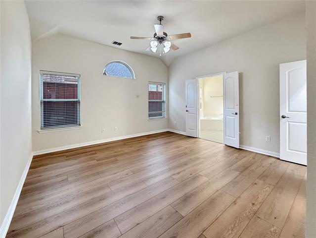 Building Photo - 906 Cougar Dr