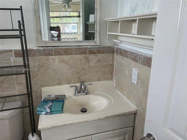 Building Photo - 15812 NW 39th Ct