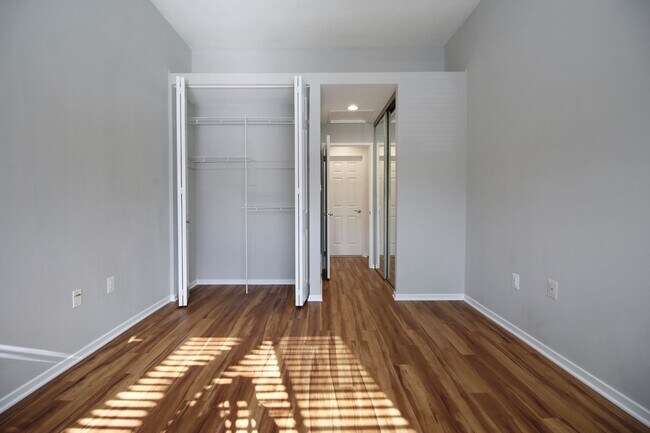 Building Photo - 1956 Villaridge Dr