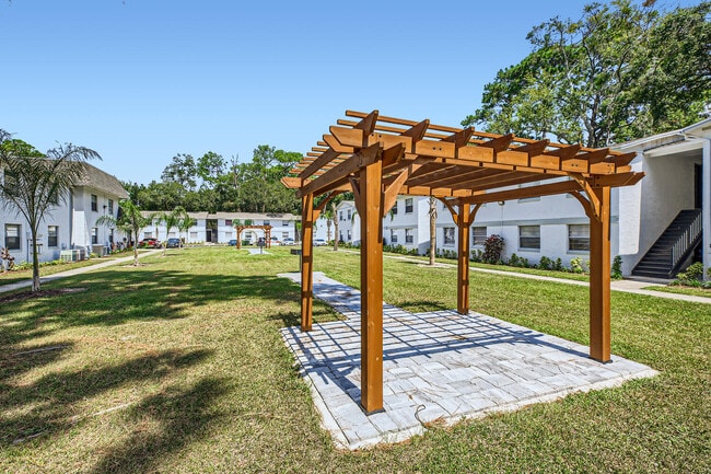 Building Photo - z-040226-Stonemont Village